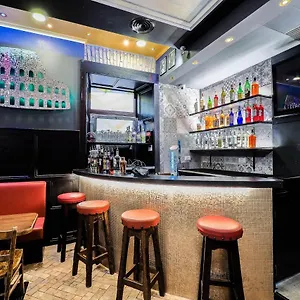 Alessandro Palace & Bar Хостел